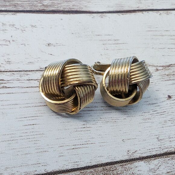 Vintage Clip On Earrings - Chunky Gold Tone Knot Design - Picture 2 of 12
